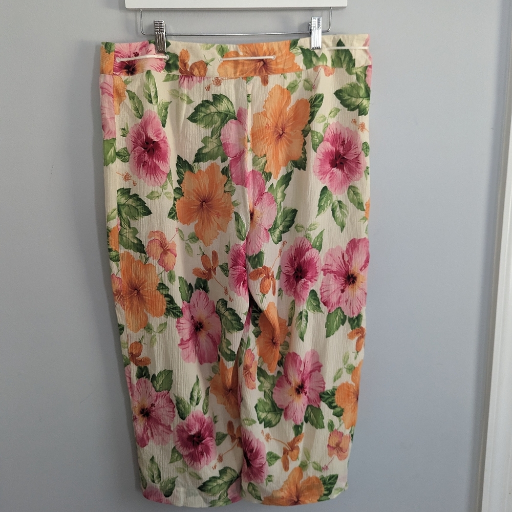 Floral Print Capris in Cream, Pink & Orange